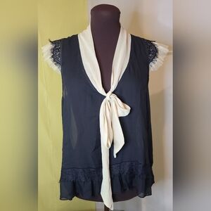Lily White Women's Elegant Black & Cream Sleeveless Tie Front Blouse Sz M EUC